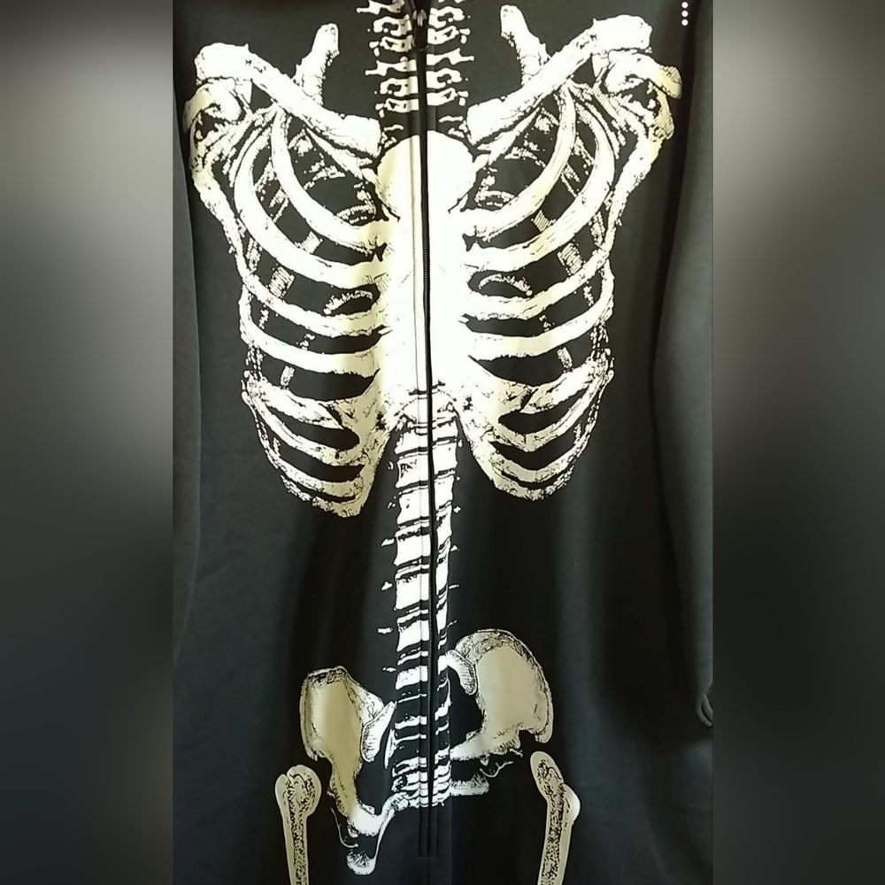 Skeleton costume
